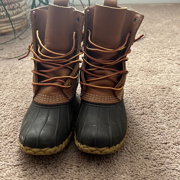 L.L. Bean Boot 8 inch Boot - Picture 4 of 4
